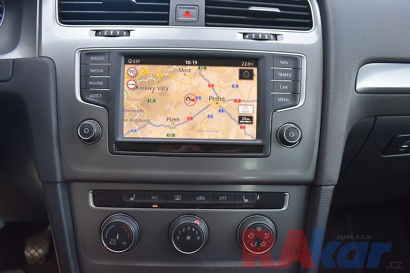 Volkswagen Golf (2015) Comfortline 1,6 TDI - fotka 15 z 41