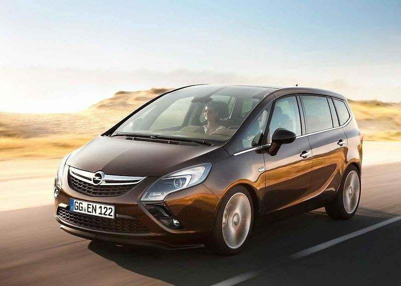 Tento Volkswagen Sharan je deset let starý. Nevypadá na to