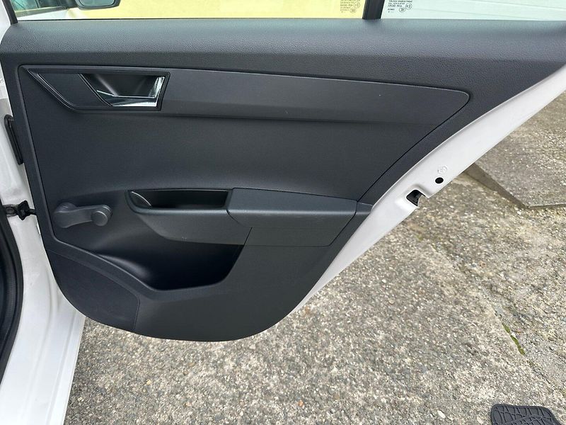 Škoda Fabia 1.4 TDi 1MAJ/ČR/DPH/Tempomat - fotka 19 z 36