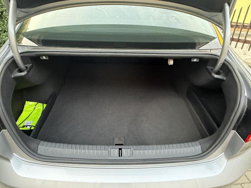 Volkswagen Passat (2022) 2,0TDi 110kW ELEGANCE Koup.ČR - fotka 13 z 18