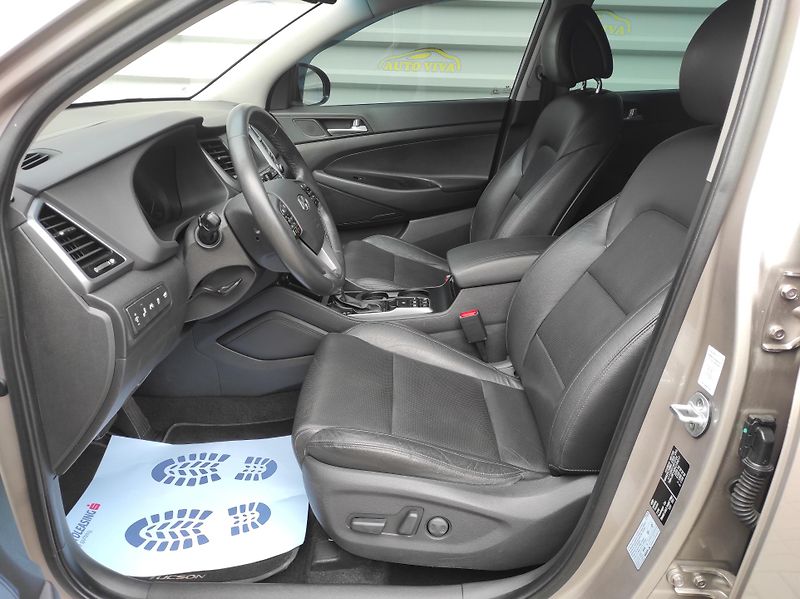 Hyundai Tucson 2.0 CRDI 136KW Style 4x4 - fotka 8 z 45
