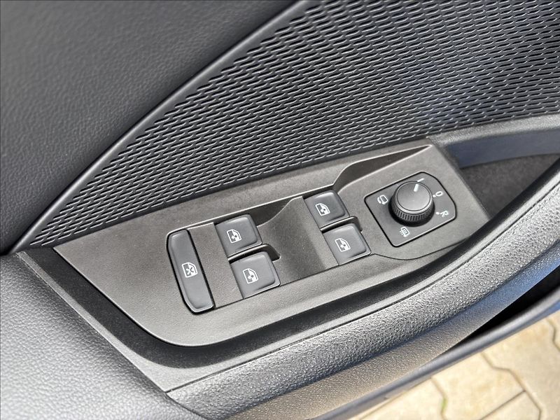 Škoda Octavia 2,0 TDI 110kW Style Aut - fotka 20 z 39