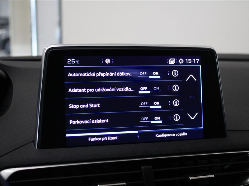 Peugeot 5008 1,5 HDi 96kW AT Allure PANO.7m - fotka 14 z 26
