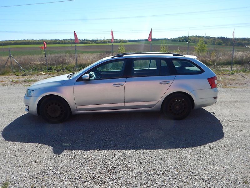 Škoda Octavia III 1.6 TDi 81 kw tažné - fotografie inzerátu