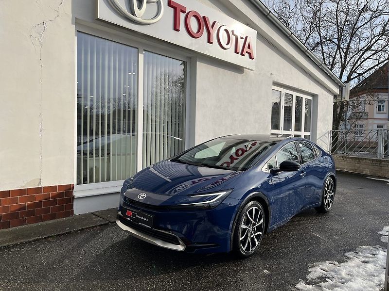 Toyota Prius 2.0L PHEV Executive - fotka 1 z 31
