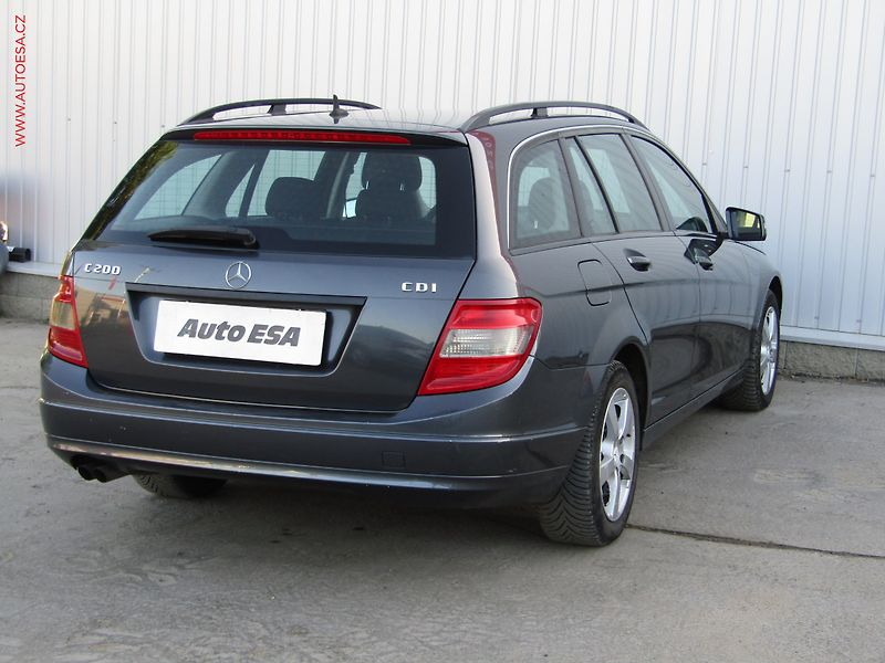 Mercedes-Benz Třídy C (2009) 2.2. CDi C 200 CDi, AC - fotka 4 z 17