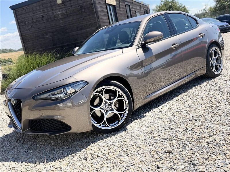 Alfa Romeo Giulia 2,2 A/T 110kW BIXENON KŮŽE - fotka 1 z 24