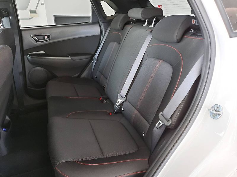 Hyundai Kona (2022) 1.0 T-GDI (88kW/120k) N-Line - fotka 9 z 22