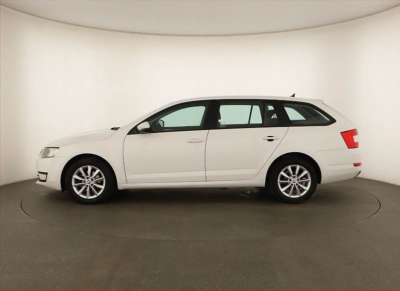 Škoda Octavia (2015) 1.6 TDI, Navi, Tempomat - fotka 3 z 15