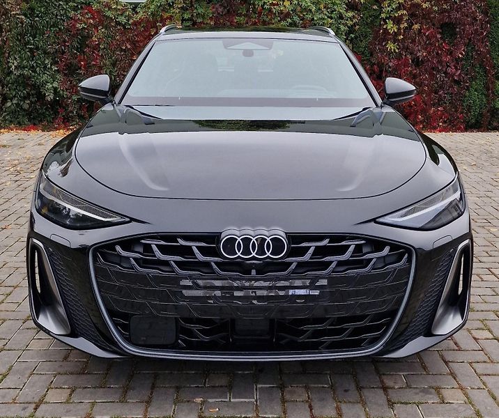 Audi A6 Avant (2025) quattro S-line Vzduch Pano Taž - fotka 2 z 52