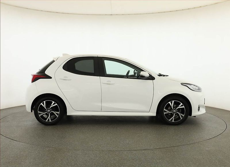 Toyota Yaris (2025) 1.5 VVT-i, ČR,1.maj - fotka 6 z 21