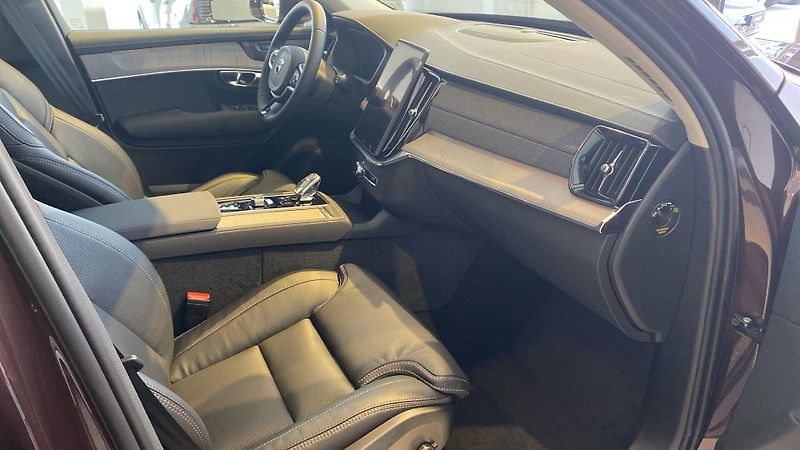 Volvo XC90 (2026) ULTRA BRIGHT, T8 AWD, 228+107 - fotka 11 z 11