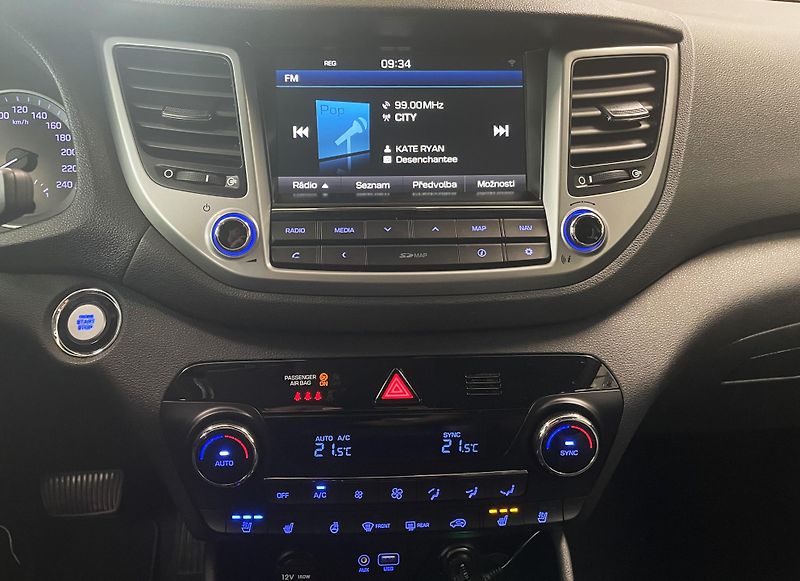 Hyundai Tucson 2.0 CRDi, PREMIUM - REZERVACE - fotka 19 z 29