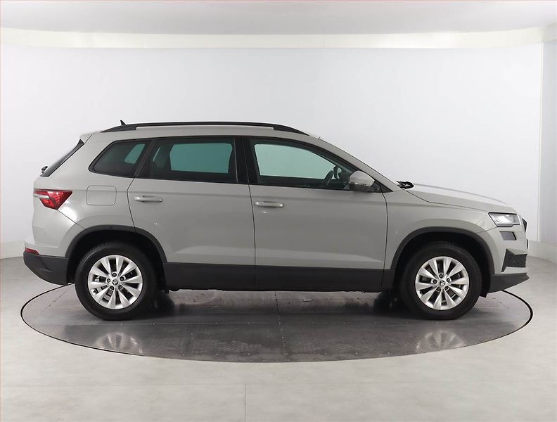 Škoda Karoq (2024) Fresh 1.5 TSI - fotka 6 z 24