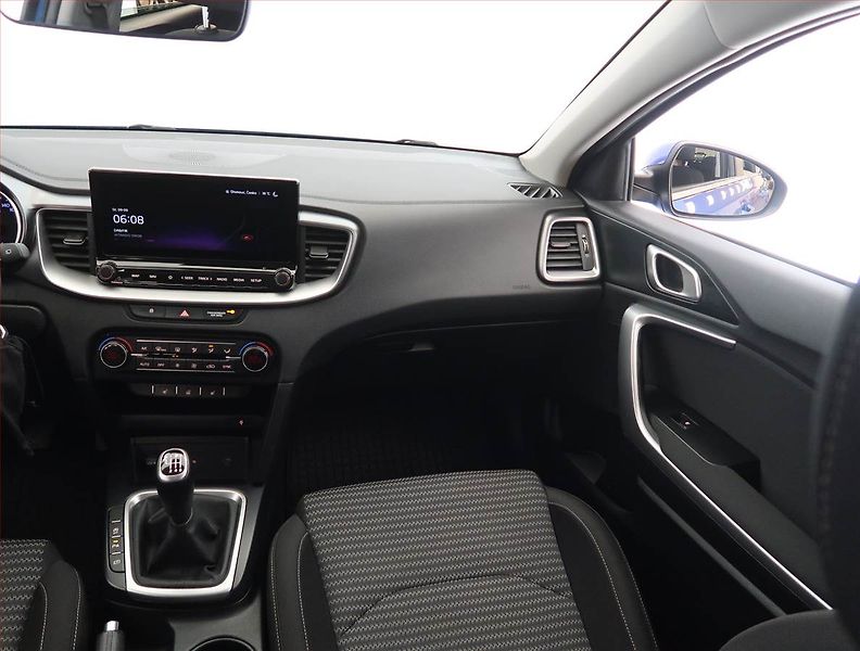 Kia Ceed (2023) 1.5 T-GDI, ČR,1.maj - fotka 8 z 21