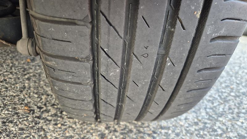 Ford Kuga (2011) 2.0 TDCi 4x4 Titanium, ČR - fotka 46 z 52