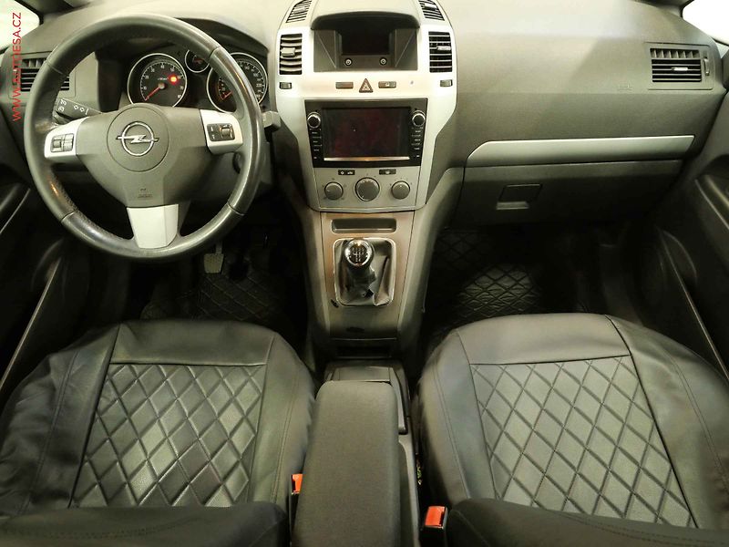 Opel Zafira (2012) 1.6i 7 míst, AC, park.asist - fotka 8 z 21