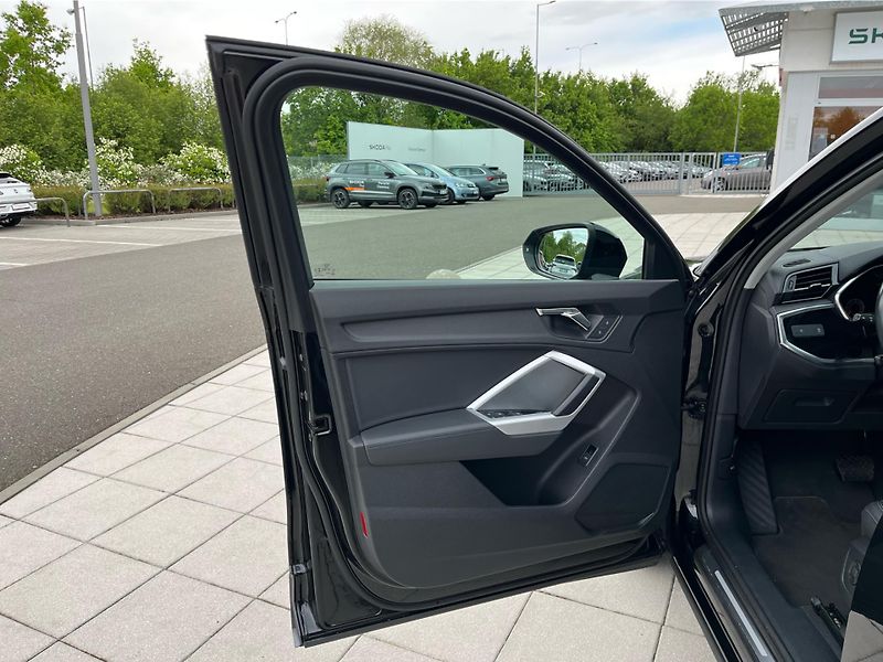 Audi Q3 ADVANCED 2.0 TDI 110 KW QUATTR - fotka 21 z 30