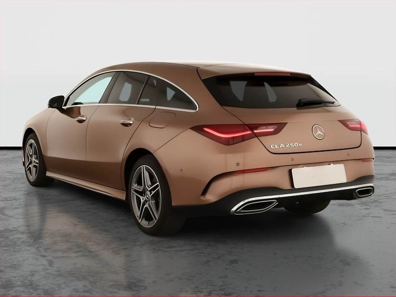 Mercedes-Benz CLA (2023) AMG Paket 250 e - fotka 4 z 20
