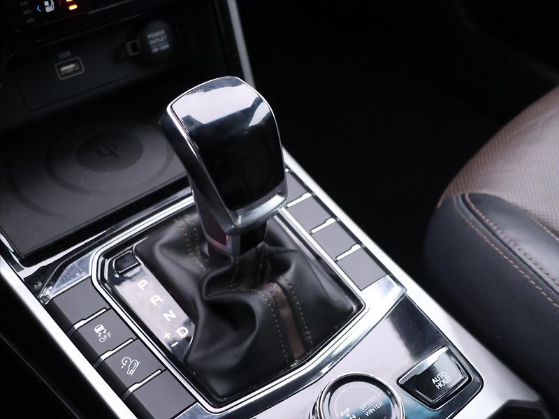 SsangYong Korando 1,5 Turbo e-XGI 120kW Aut. - fotka 30 z 39