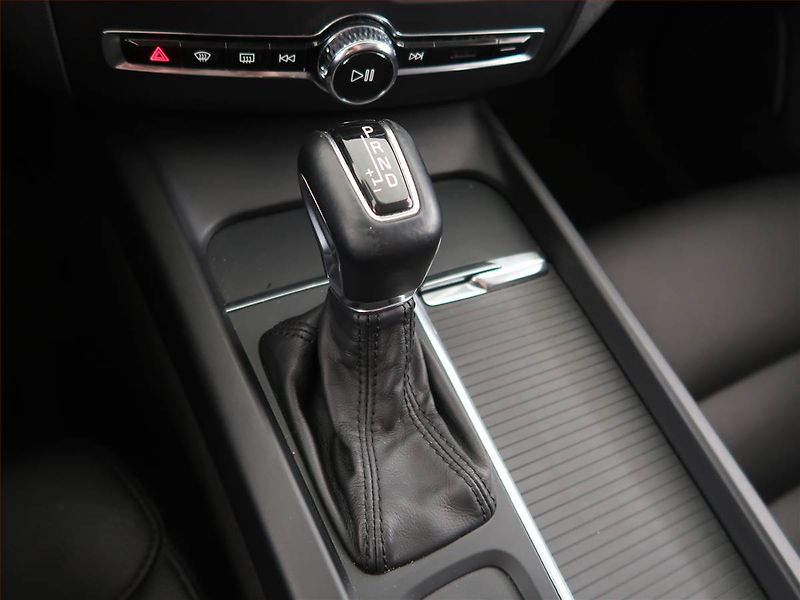 Volvo XC60 (2019) Summum B5 AWD - fotka 13 z 22