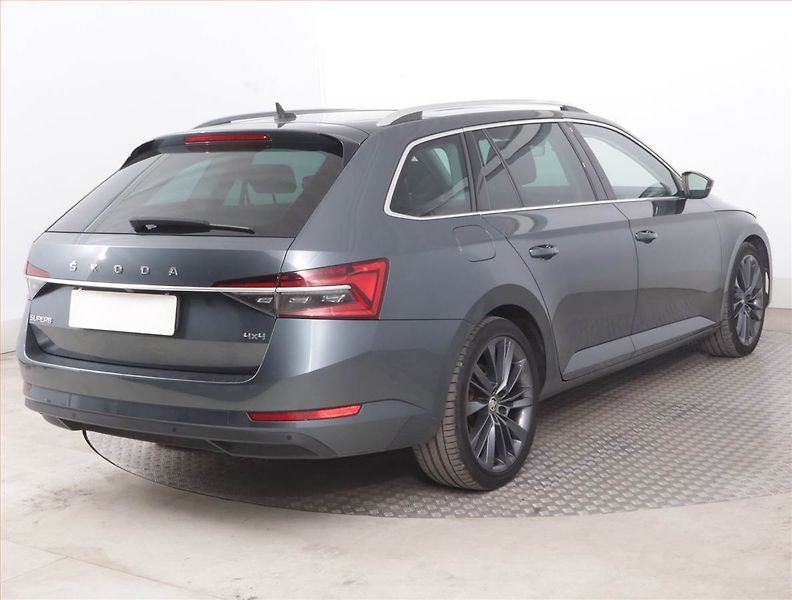 Škoda Superb (2020) 2.0 TDI - fotka 5 z 19
