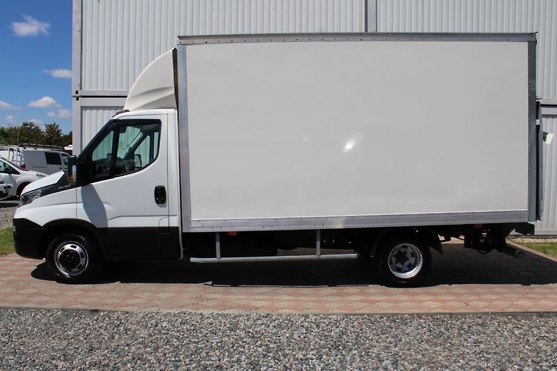 Iveco Daily 35C160 2,3 Skříň+čelo+klima - fotka 6 z 19