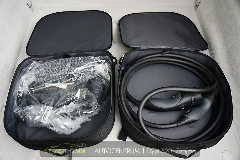 Mercedes-Benz EQS 580 4M HYPERSCREEN K360° 1M - fotka 52 z 59