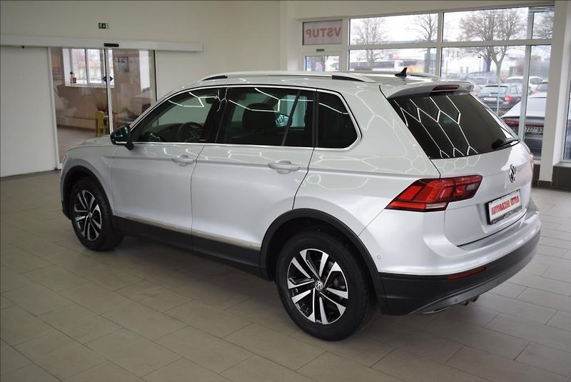 Volkswagen Tiguan 2,0 TDi, virtual,pano,navi, - fotka 7 z 44