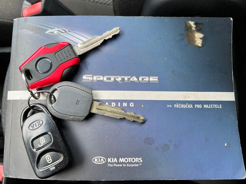 Kia Sportage (2008) 2.0i 104kW! 4x4! Tažné! - fotka 16 z 22