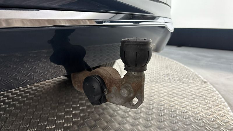 Volvo XC60 2.0 B5 AUT AWD Inscription - fotka 35 z 35