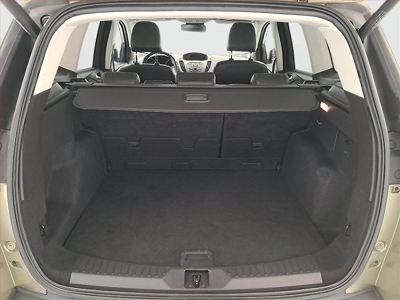 Ford Kuga (2015) 2.0 TDCi, 4X4, Kůže, Navi - fotka 14 z 19