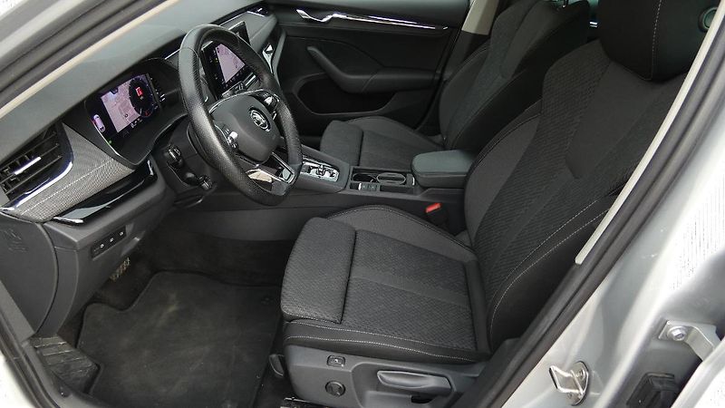Škoda Octavia 2,0 TDI 85kW Style DSG - fotka 18 z 25