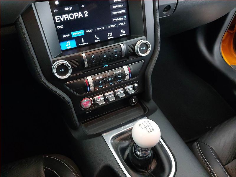 Ford Mustang (2018) GT V8 5.0 - fotka 13 z 20