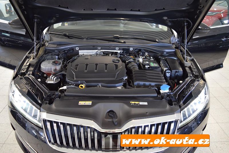 Škoda Superb 2.0 TDI STYLE MATRIX DSG    - fotka 60 z 66