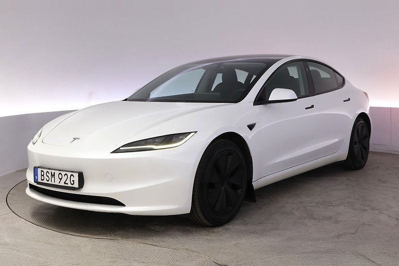 Tesla Model 3 long Range AWD Highland - fotka 1 z 23