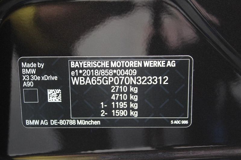 BMW X3 30e xDrive - fotka 27 z 27