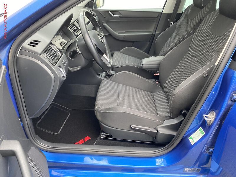 Škoda Rapid (2015) 1.2 TSi, Sport, xenon, panor - fotka 9 z 16