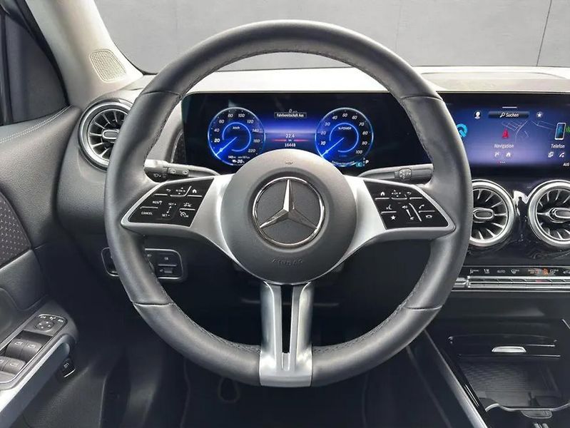Mercedes-Benz EQB 300 4M Progressive 7 míst 360 - fotka 13 z 22