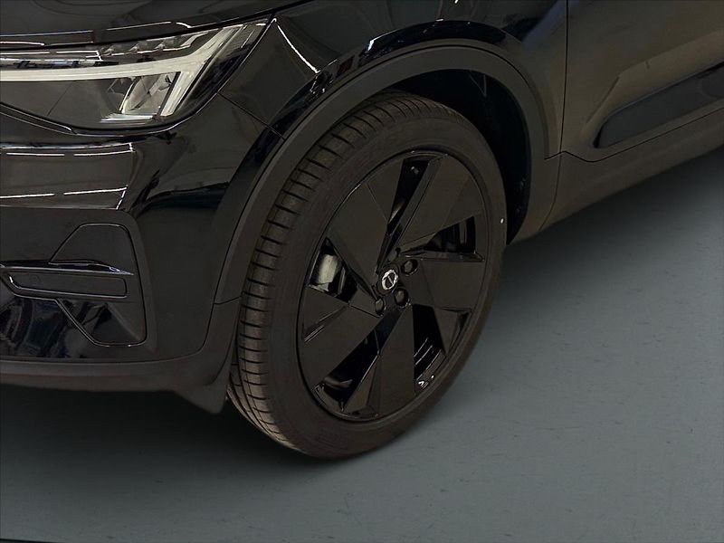 Volvo XC40 (2026) 2,0 B3 Black Edition 3132 - fotka 6 z 15