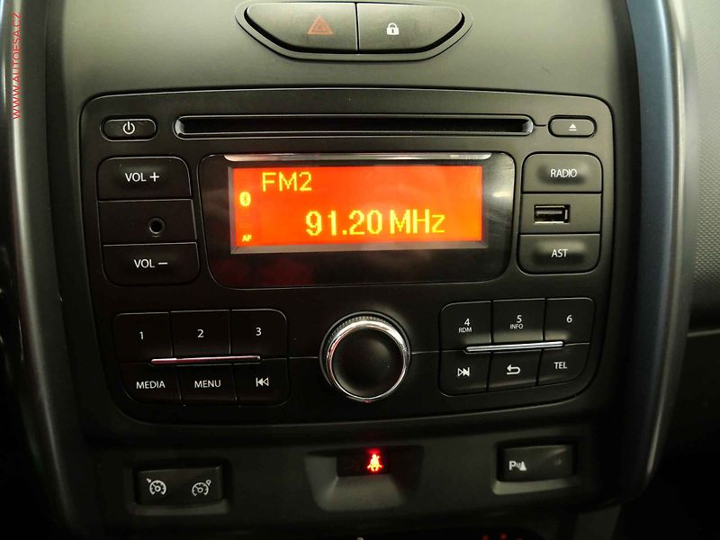 Dacia Duster (2017) 1.6 SCe 4x4, 1.maj,ČR, AC - fotka 18 z 20