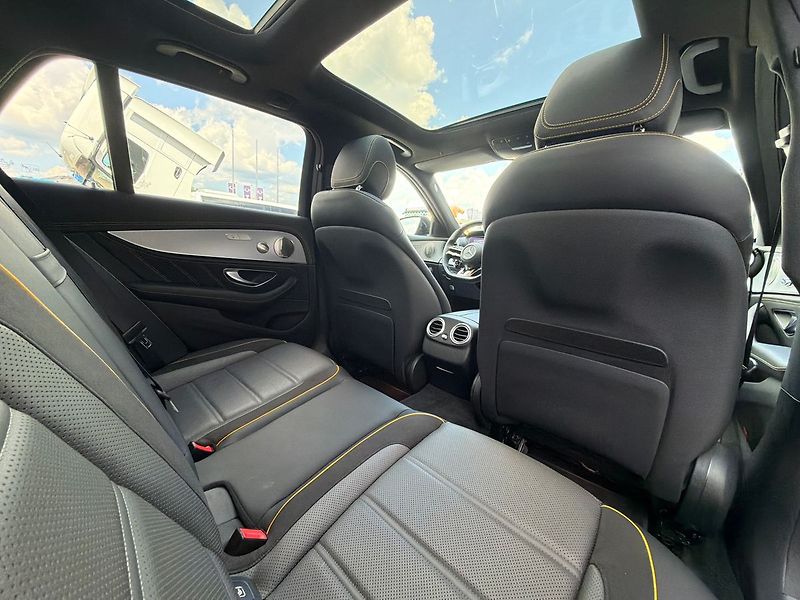 Mercedes-Benz Třídy E 63 S AMG - fotka 28 z 47