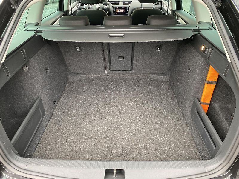 Škoda Octavia 1.4 TSI 110kW - 1xMAJ. - NAVI - fotka 36 z 45
