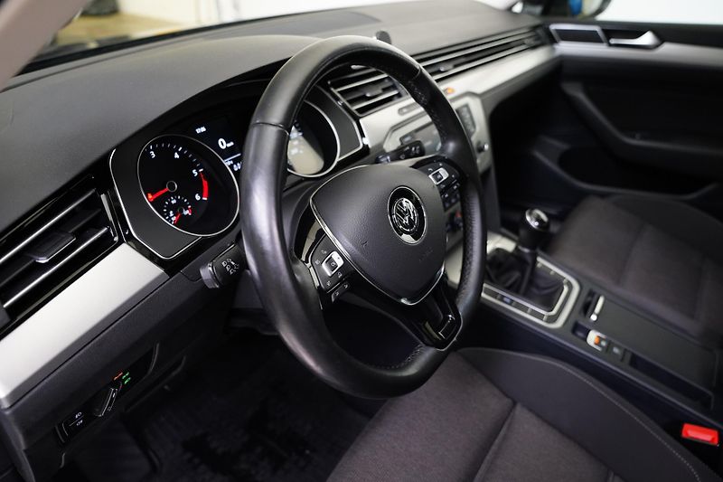 Volkswagen Passat - fotka 14 z 24