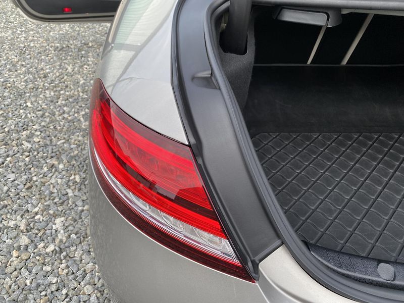 Mercedes-Benz Třídy C C 400 COUPE 4MATIC 51.000KM - fotka 103 z 149