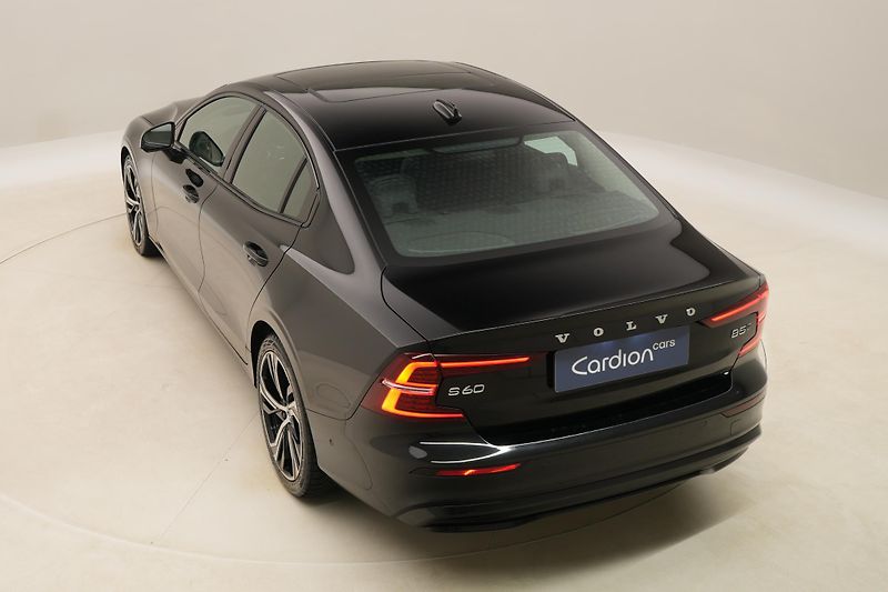 Volvo S60 B5 AWD DARK ULTIMATE AUT CZ - fotka 17 z 50