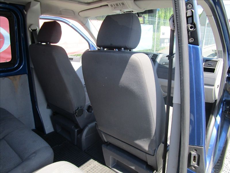 Volkswagen Transporter 2.0TDi Klima, 8 míst - fotka 24 z 42