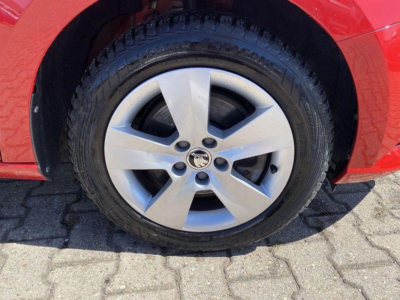 Škoda Fabia (2018) 1.0 TSI DSG Ambition - fotka 22 z 26