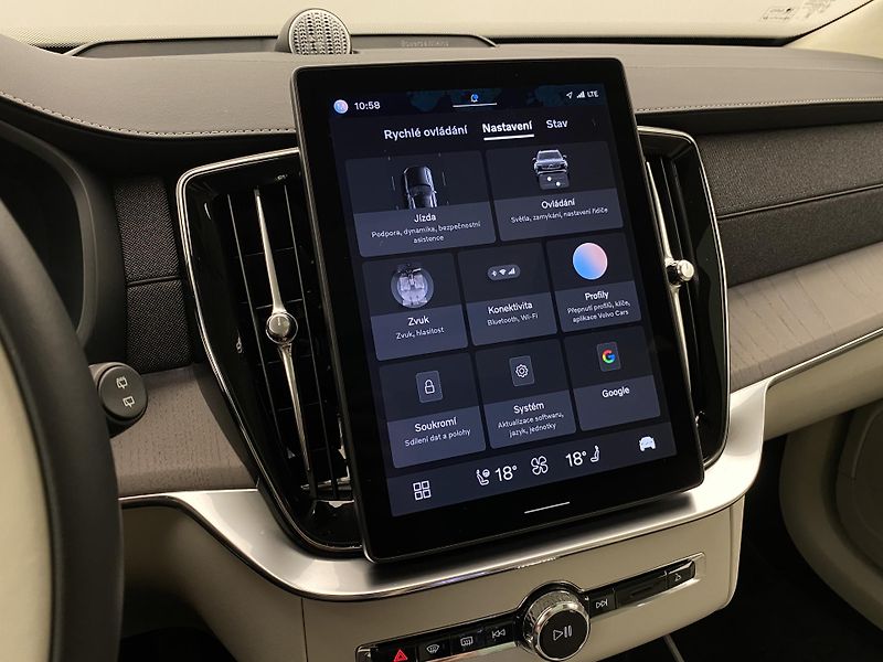 Volvo XC90 T8 AWD RECHARGE ULTRA BRIGHT - fotka 50 z 72