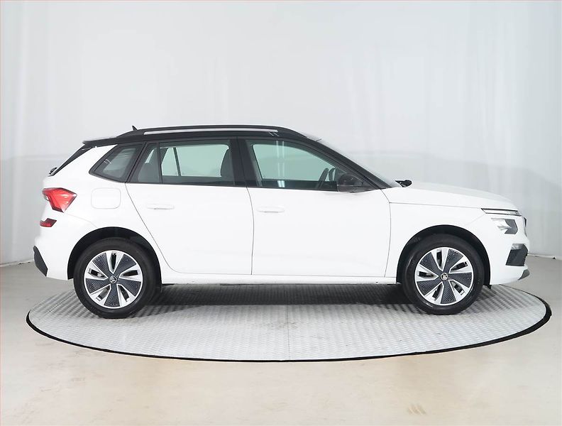 Škoda Kamiq (2025) 1.0 TSI - fotka 6 z 15